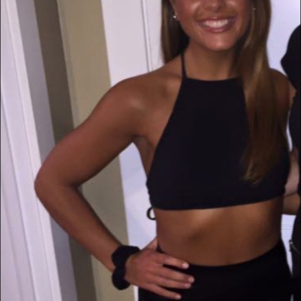 Tobi Halter Crop top small